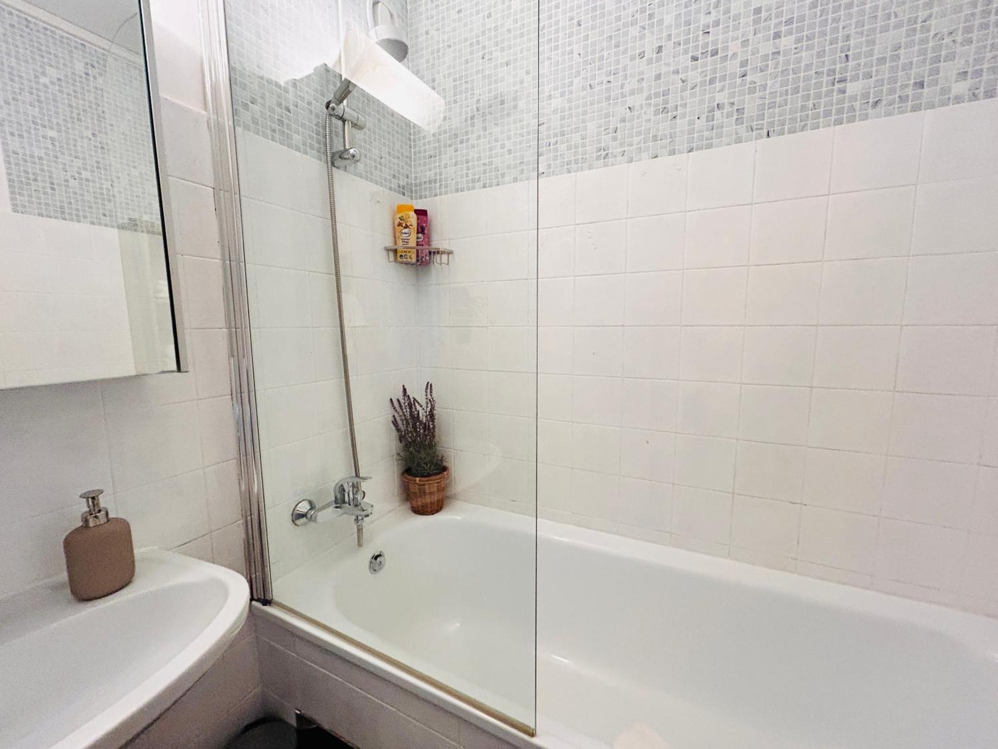 Appartment Near Schoenbrunn Виена Екстериор снимка