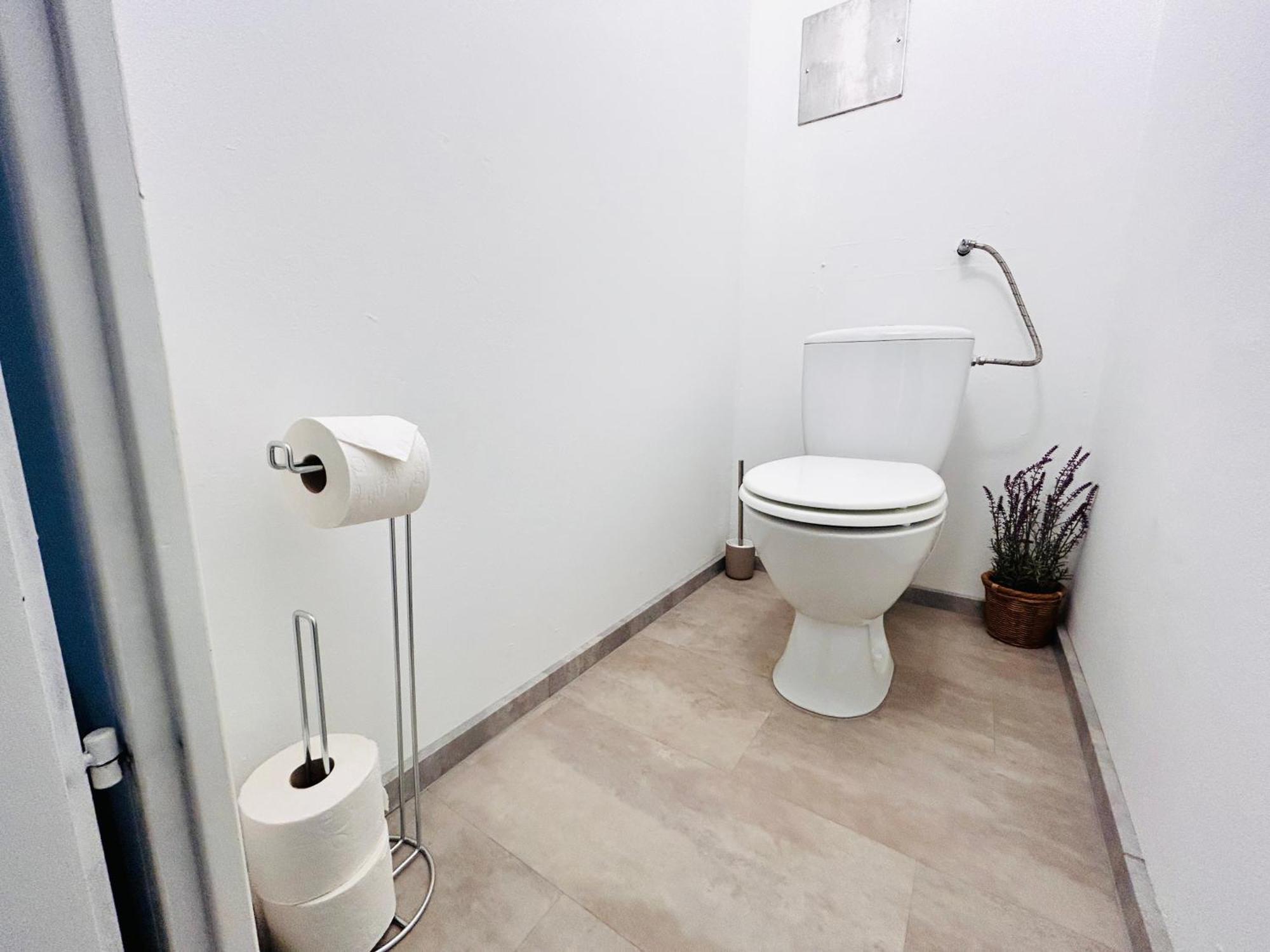 Appartment Near Schoenbrunn Виена Екстериор снимка