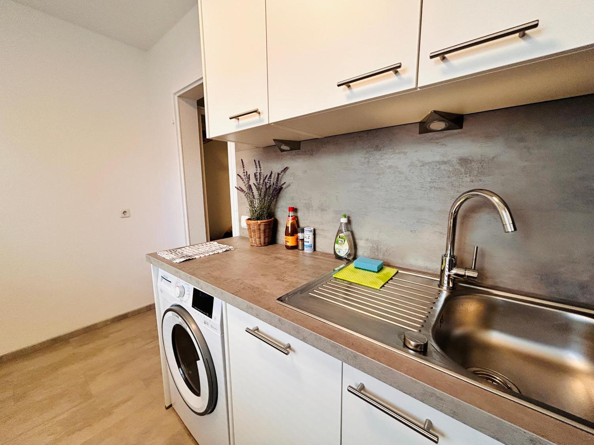 Appartment Near Schoenbrunn Виена Екстериор снимка